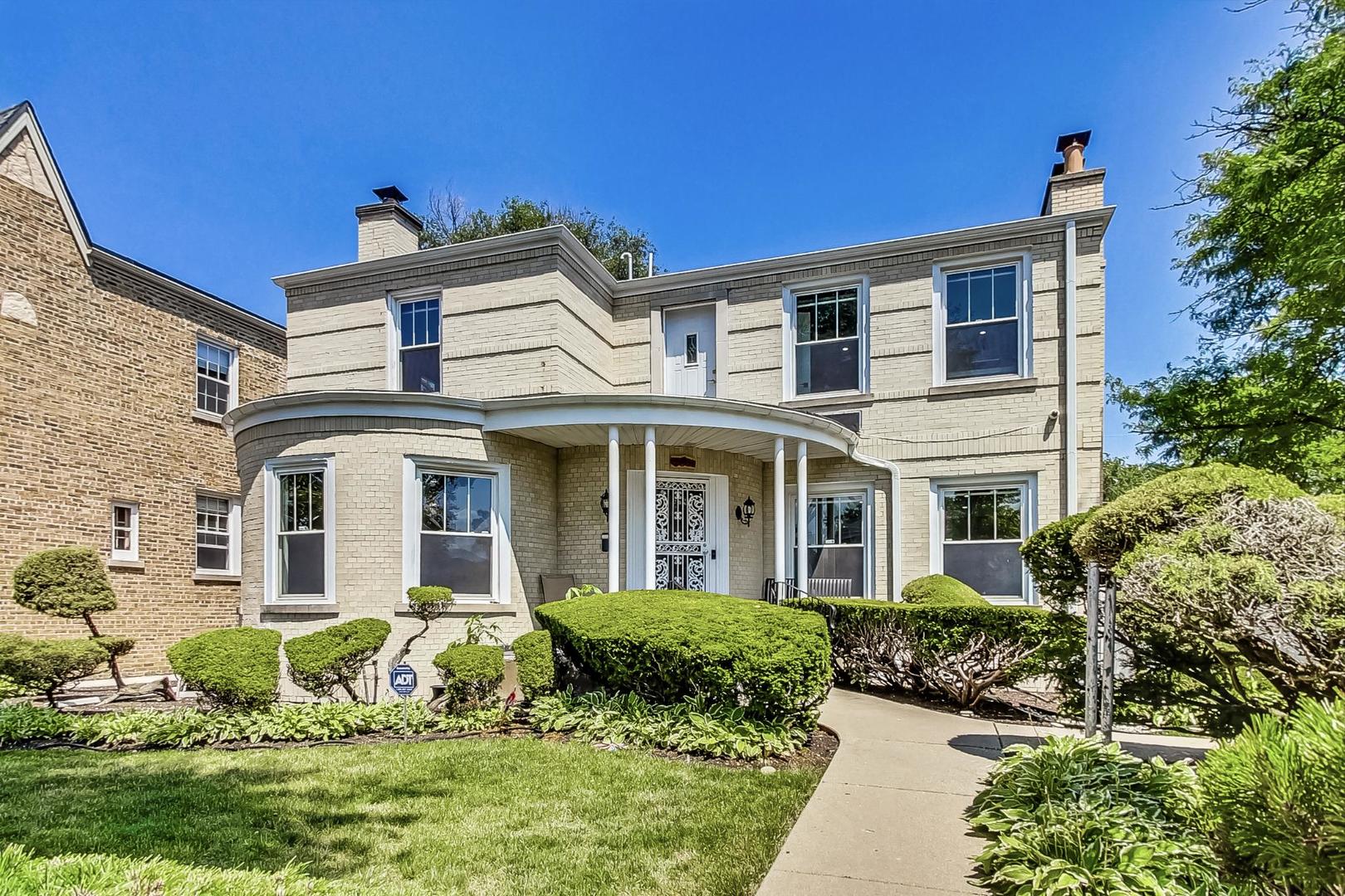 Chicago, Illinois 60659, United States, 6 Bedrooms Bedrooms, ,4 BathroomsBathrooms,Residential,Active,246040