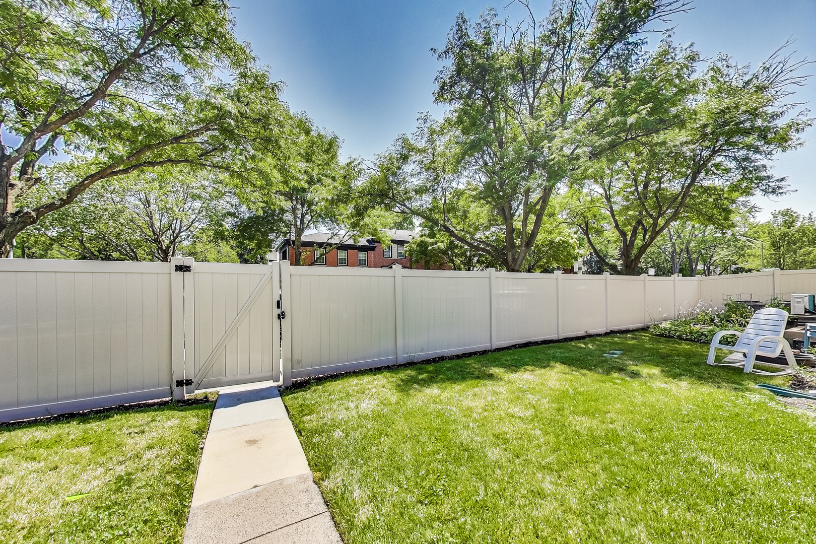 Chicago, Illinois 60659, United States, 6 Bedrooms Bedrooms, ,4 BathroomsBathrooms,Residential,Active,246040