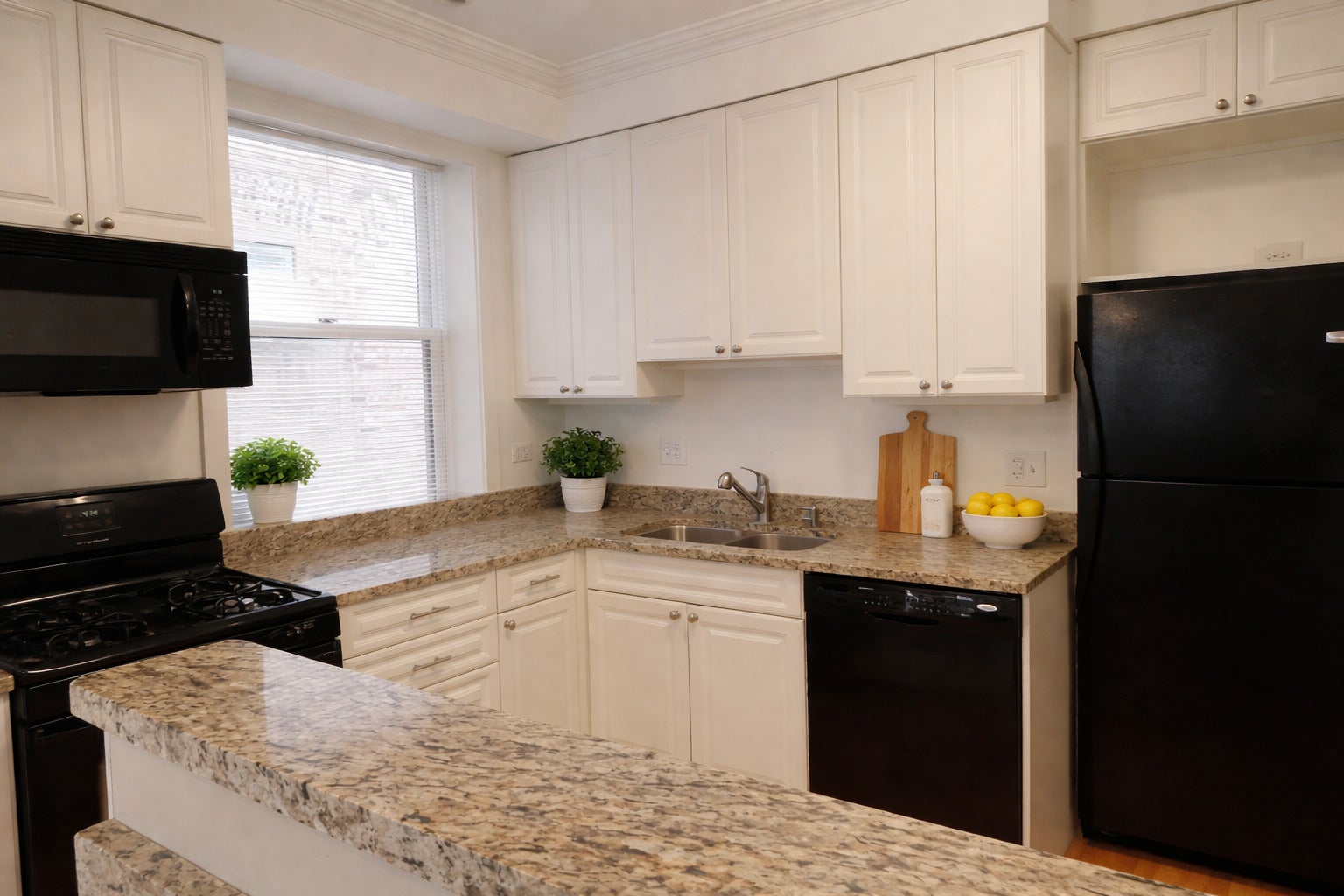 626 Sheridan Road 3