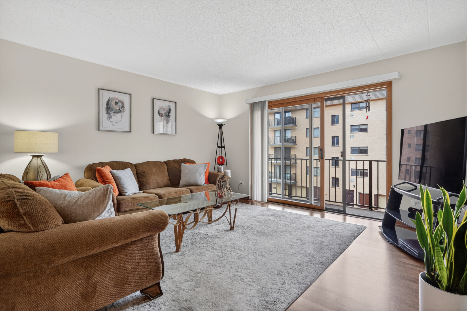 1454 Ashland Avenue 305
