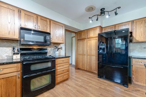 Tiny photo for 913 Cherokee Court, Lake Villa, IL 60046 (MLS # 12675804)