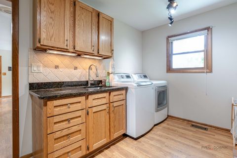 Tiny photo for 913 Cherokee Court, Lake Villa, IL 60046 (MLS # 12675804)