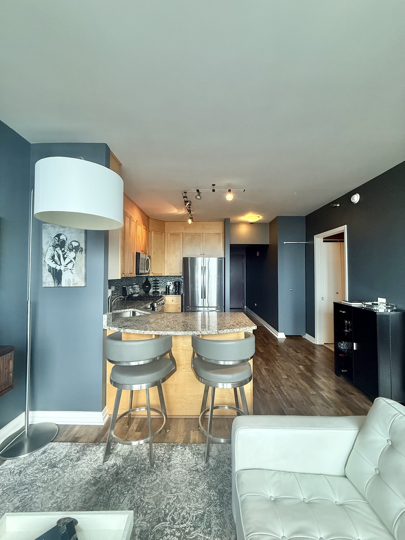 33 W Ontario Street 51G