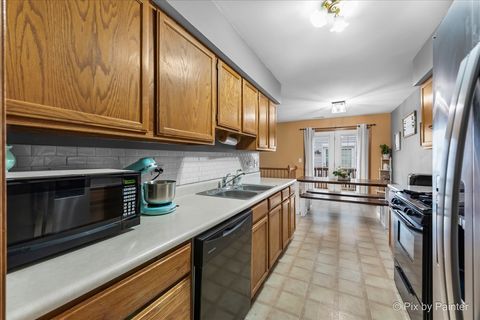 Tiny photo for 136 Village Creek Drive #136, Lake In The Hills, IL 60156 (MLS # 12254174)