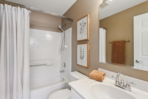Tiny photo for 425 Wolcott Lane, Batavia, IL 60510 (MLS # 12484625)