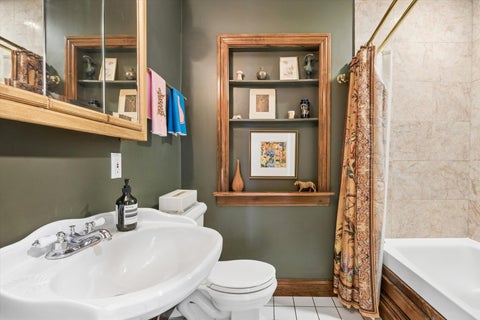 Tiny photo for 175 W Burlington Street, Riverside, IL 60546 (MLS # 12735653)