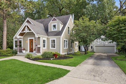 Tiny photo for 175 W Burlington Street, Riverside, IL 60546 (MLS # 12735653)