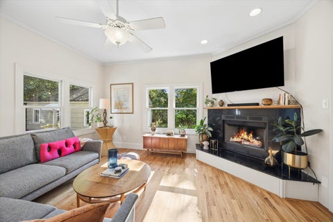 Tiny photo for 175 W Burlington Street, Riverside, IL 60546 (MLS # 12735653)