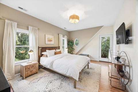 Tiny photo for 175 W Burlington Street, Riverside, IL 60546 (MLS # 12735653)