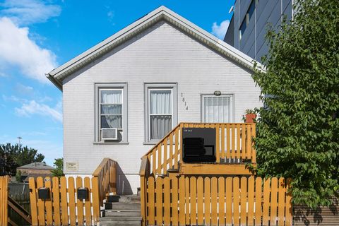 1816 S Jefferson Street Chicago IL 60616