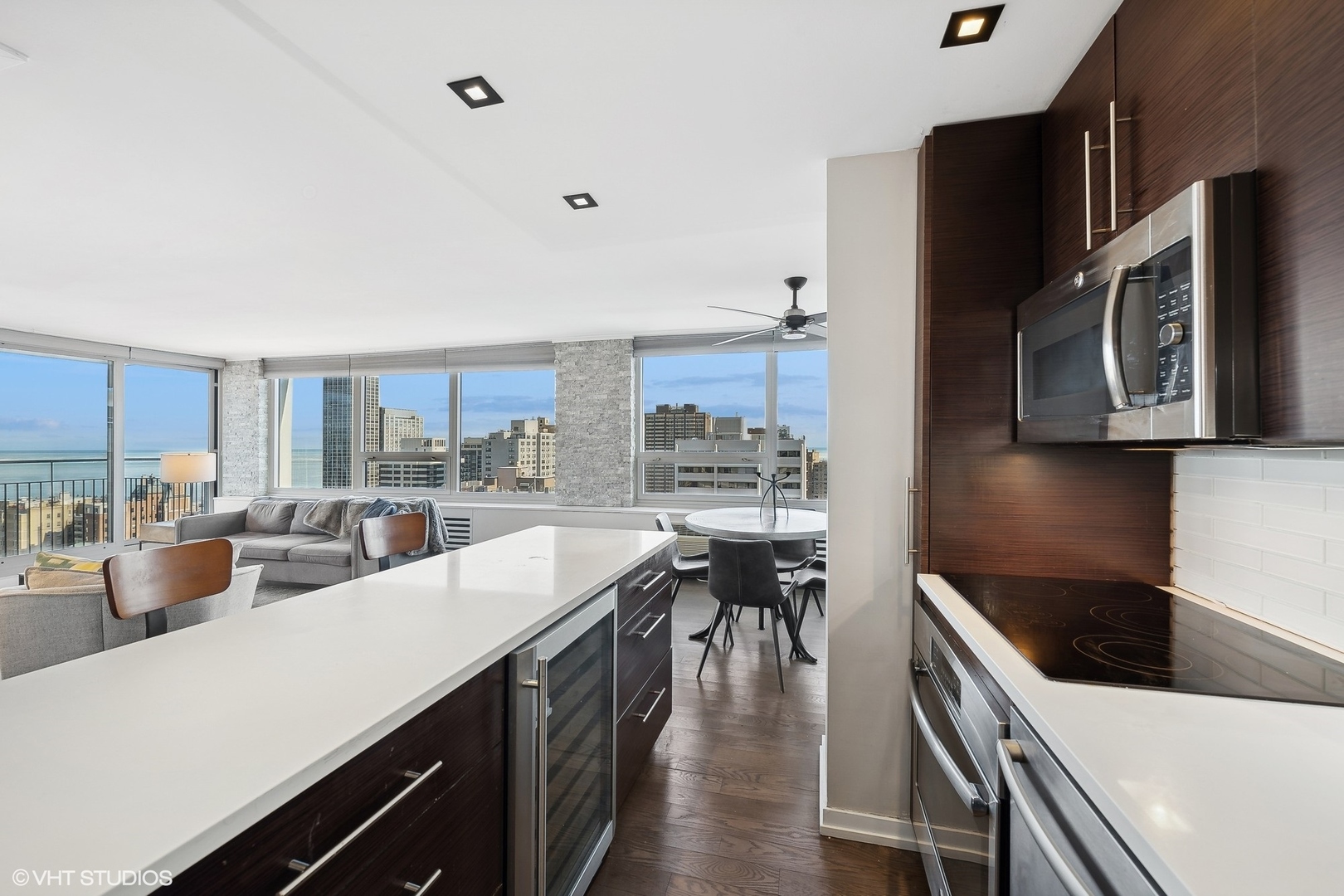 88 W Schiller Street 2801