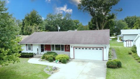 Photo of 905 S 4th Street, Watseka, IL 60970 (MLS # 12609188)