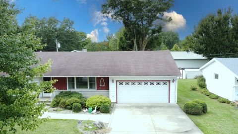 Tiny photo for 905 S 4th Street, Watseka, IL 60970 (MLS # 12609188)