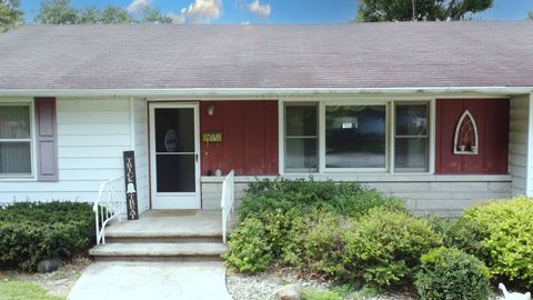 Tiny photo for 905 S 4th Street, Watseka, IL 60970 (MLS # 12609188)