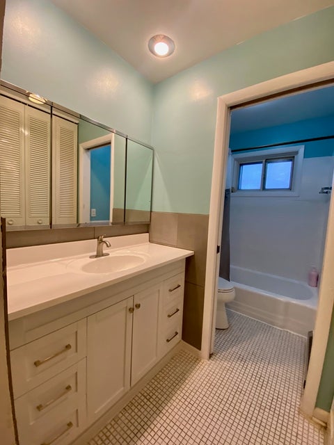 Tiny photo for 6359 N Ridge Avenue #302, Chicago, IL 60660 (MLS # 12682027)