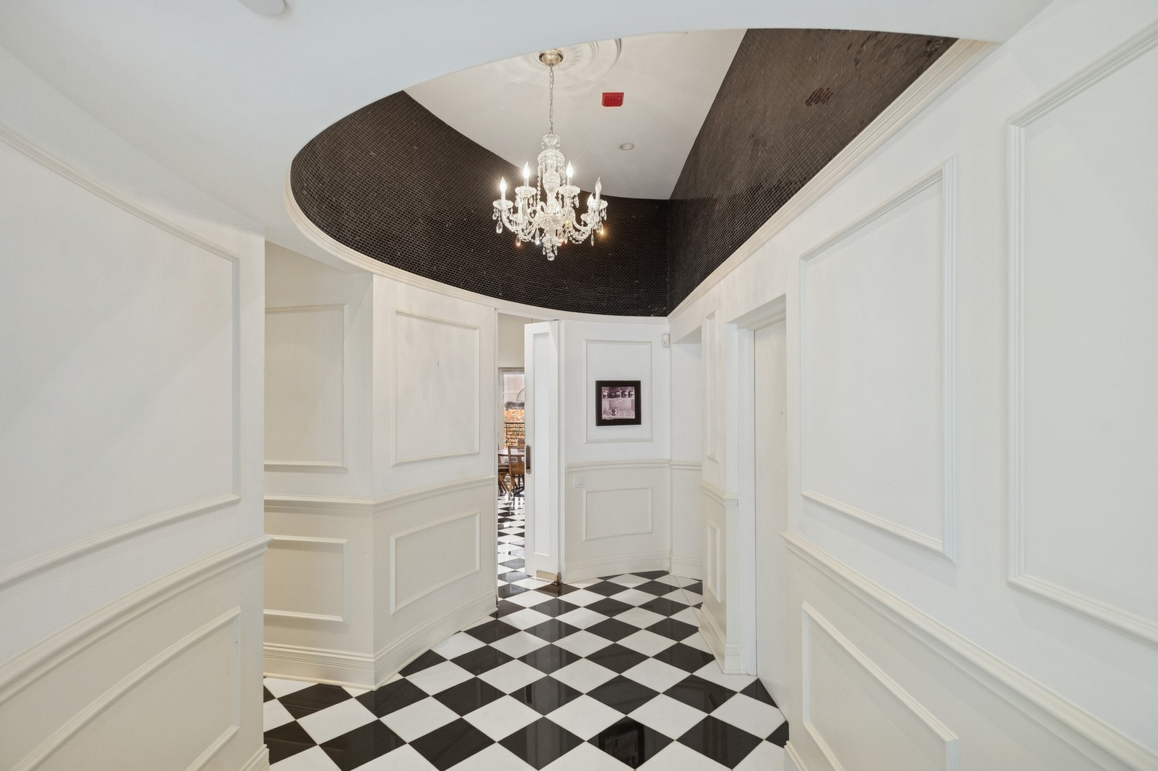 24 W ERIE Street 3