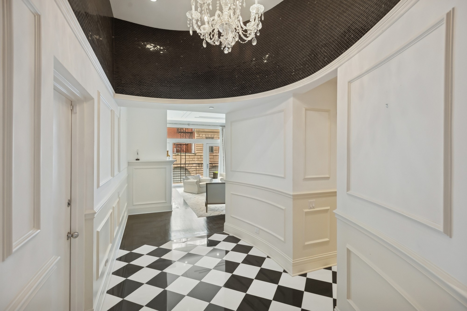 24 W ERIE Street 3