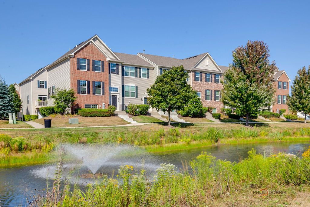 Photo for 231 Lionel Drive, Grayslake, IL 60030 (MLS # 12507896)