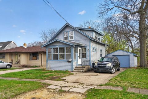Photo of 1126 Ashland Avenue, Rockford, IL 61101 (MLS # 12622088)