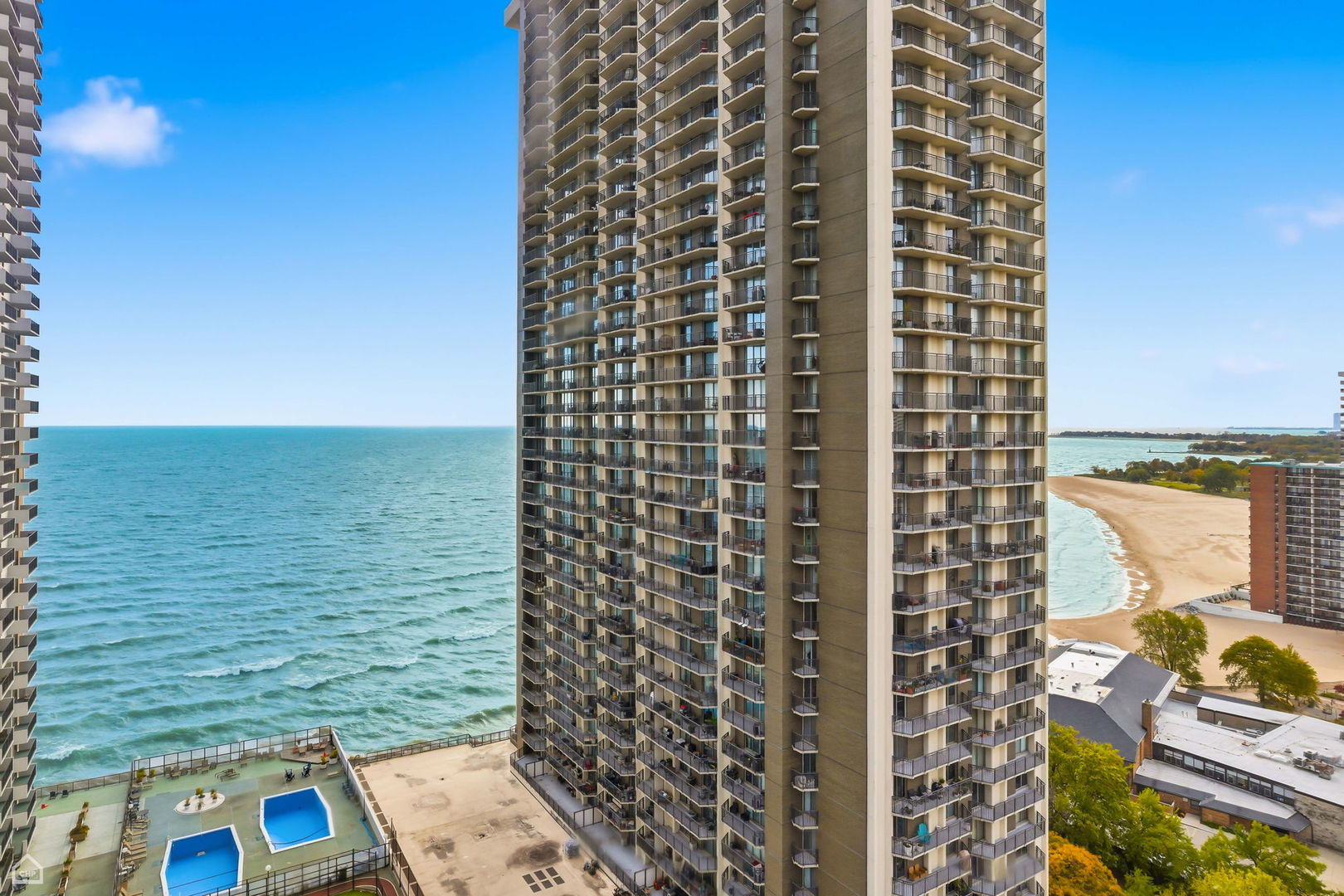 6030 N Sheridan Road 2008