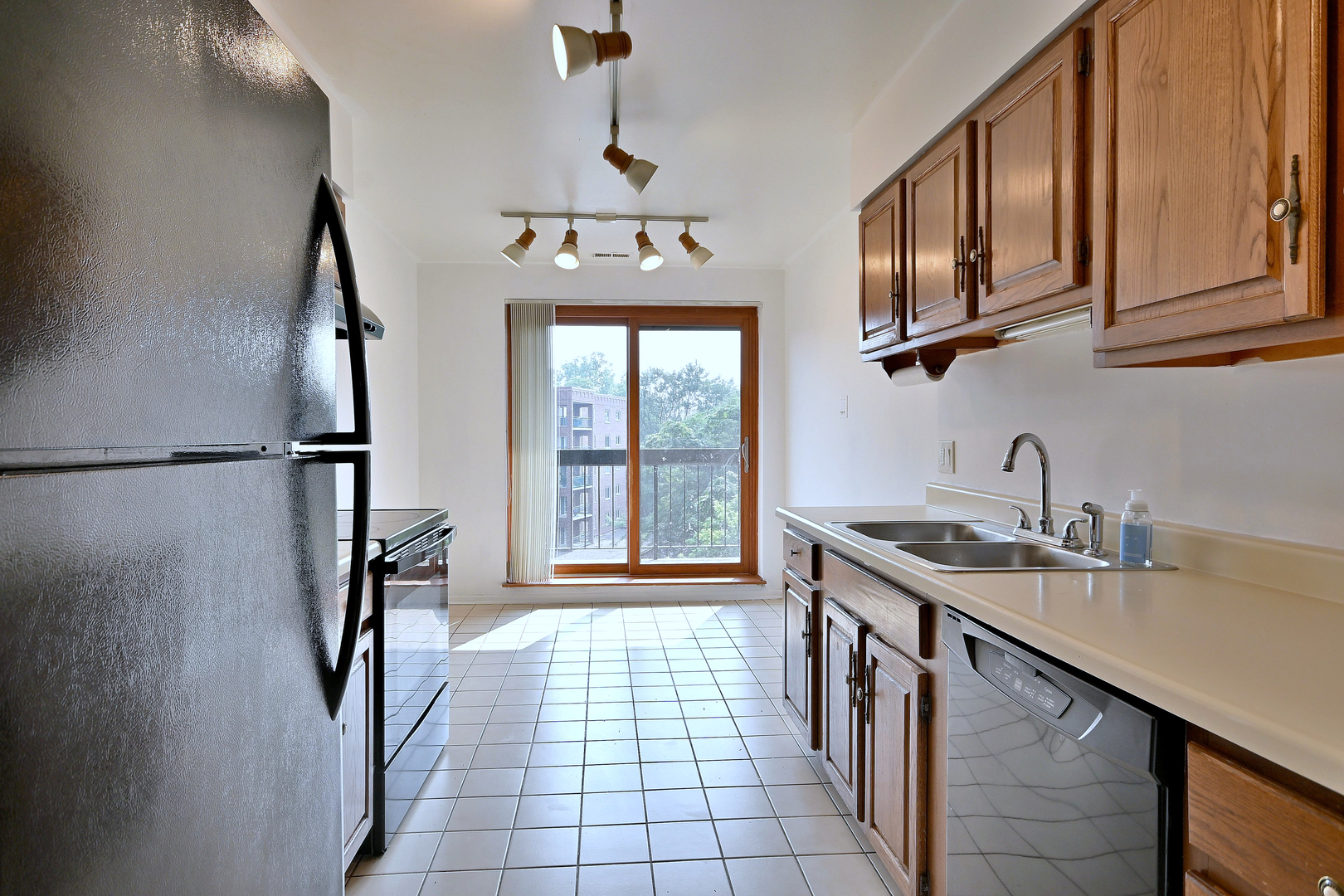 711 S River Road S 508
