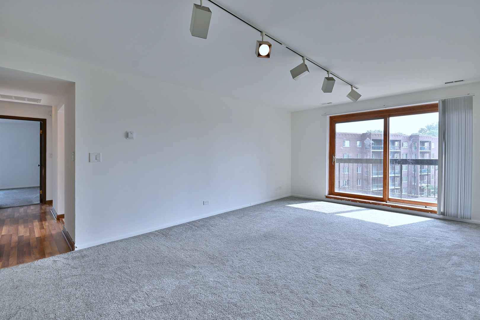 711 S River Road S 508