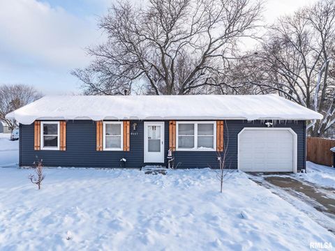 Photo of 4661 HITCHING POST Court, Davenport, IA 52804 (MLS # QC4269907)