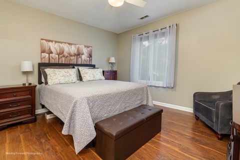Tiny photo for 1701 Lakecliffe Drive #D, Wheaton, IL 60189 (MLS # 12497944)