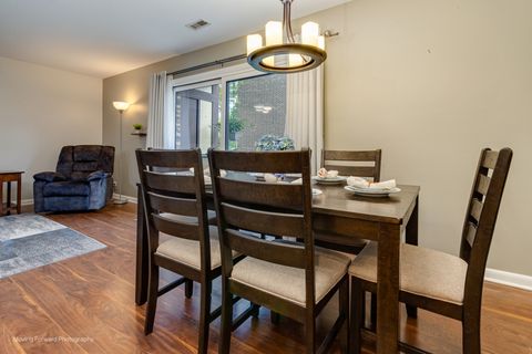 Tiny photo for 1701 Lakecliffe Drive #D, Wheaton, IL 60189 (MLS # 12497944)