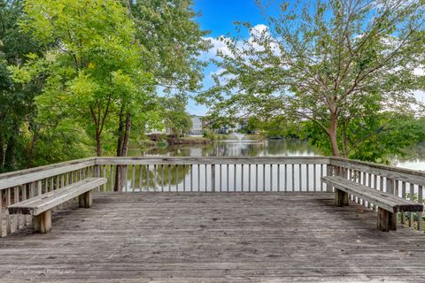 Tiny photo for 1701 Lakecliffe Drive #D, Wheaton, IL 60189 (MLS # 12497944)