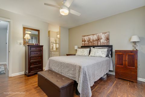 Tiny photo for 1701 Lakecliffe Drive #D, Wheaton, IL 60189 (MLS # 12497944)