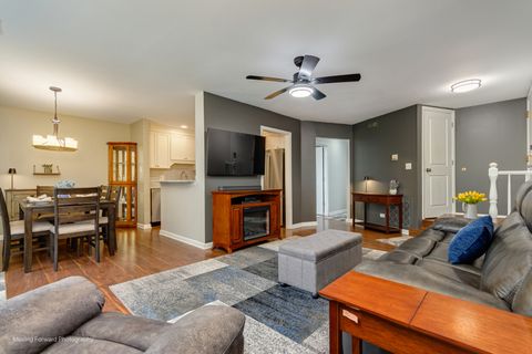 Tiny photo for 1701 Lakecliffe Drive #D, Wheaton, IL 60189 (MLS # 12497944)