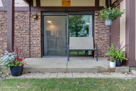 Tiny photo for 1701 Lakecliffe Drive #D, Wheaton, IL 60189 (MLS # 12497944)