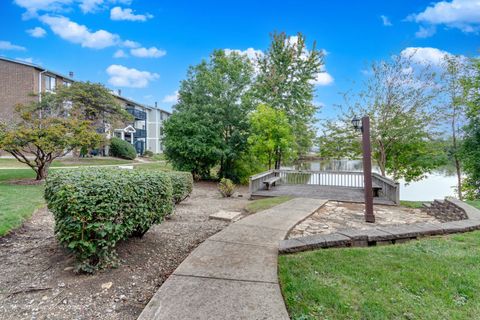 Tiny photo for 1701 Lakecliffe Drive #D, Wheaton, IL 60189 (MLS # 12497944)