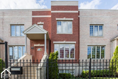 Photo of 2952 W Warren Boulevard, Chicago, IL 60612 (MLS # 12681757)