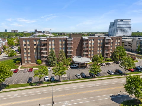 Tiny photo for 2201 S Grace Street #603, Lombard, IL 60148 (MLS # 12650448)