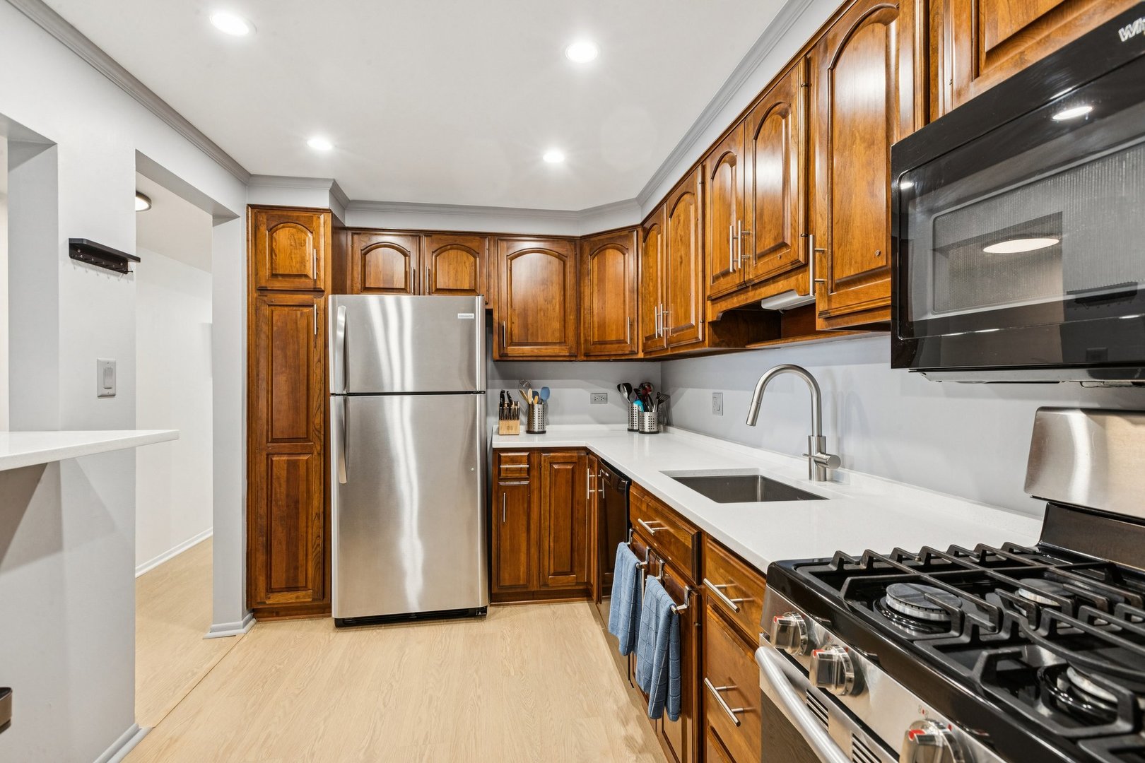 100 W Butterfield Road 403N