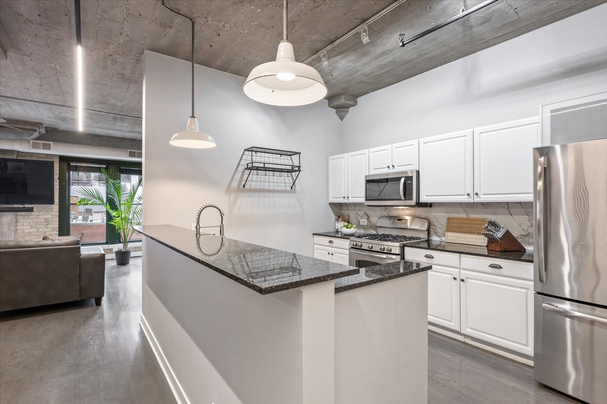 411 W Ontario Street 515