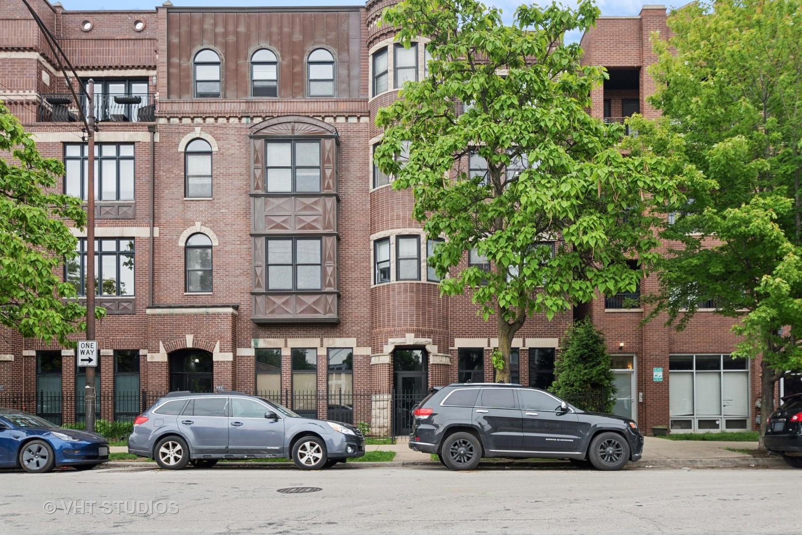 521 N Racine Avenue 3