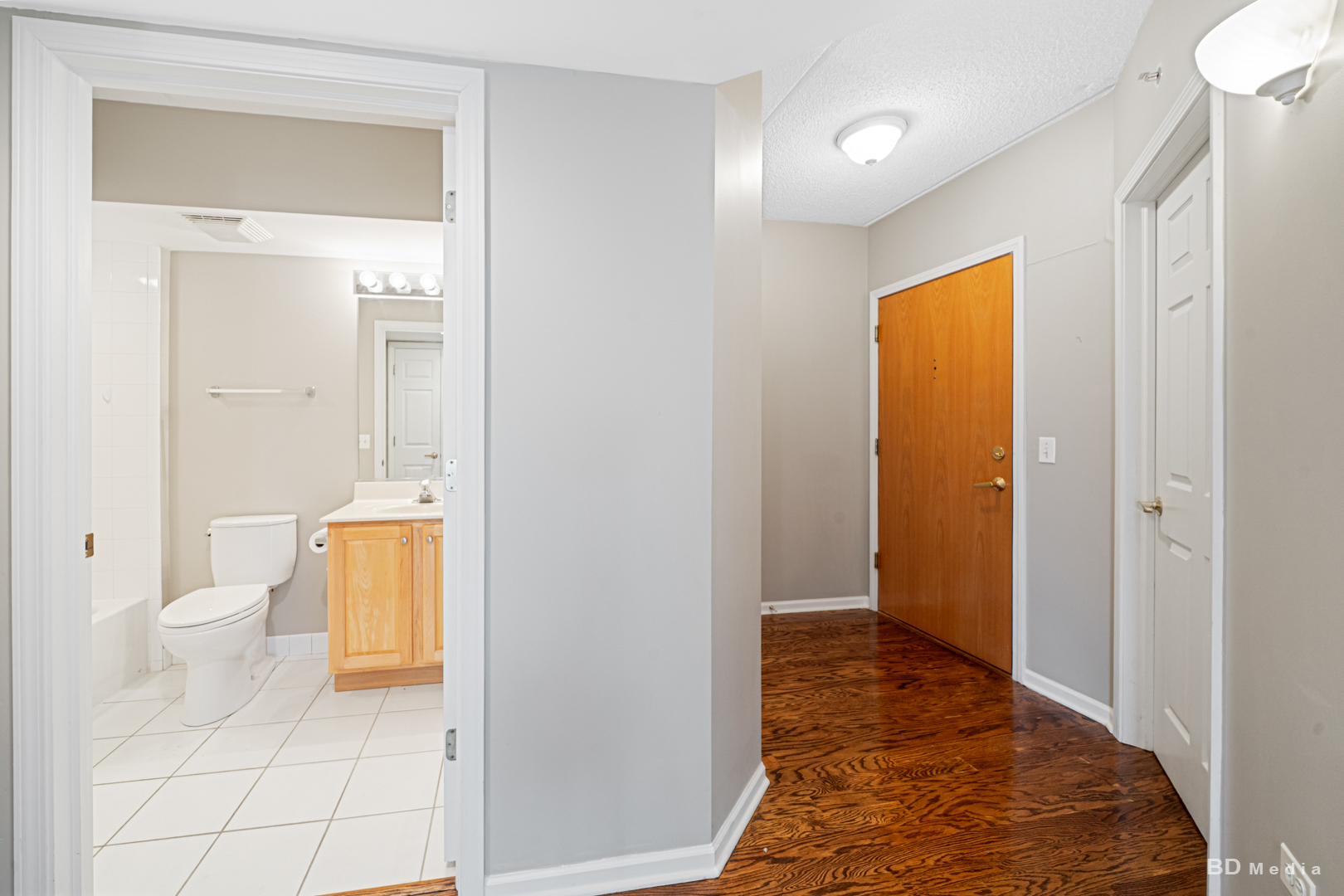 104 N Plum Grove Road 400