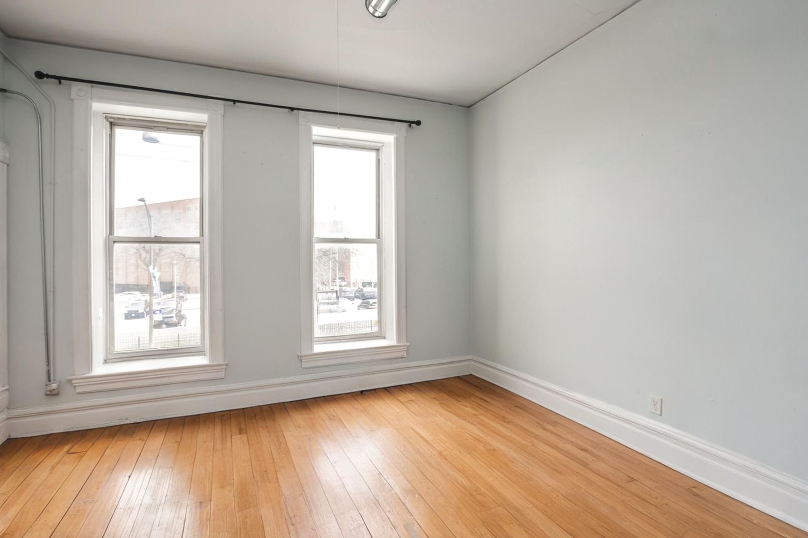 1136 N Milwaukee Avenue