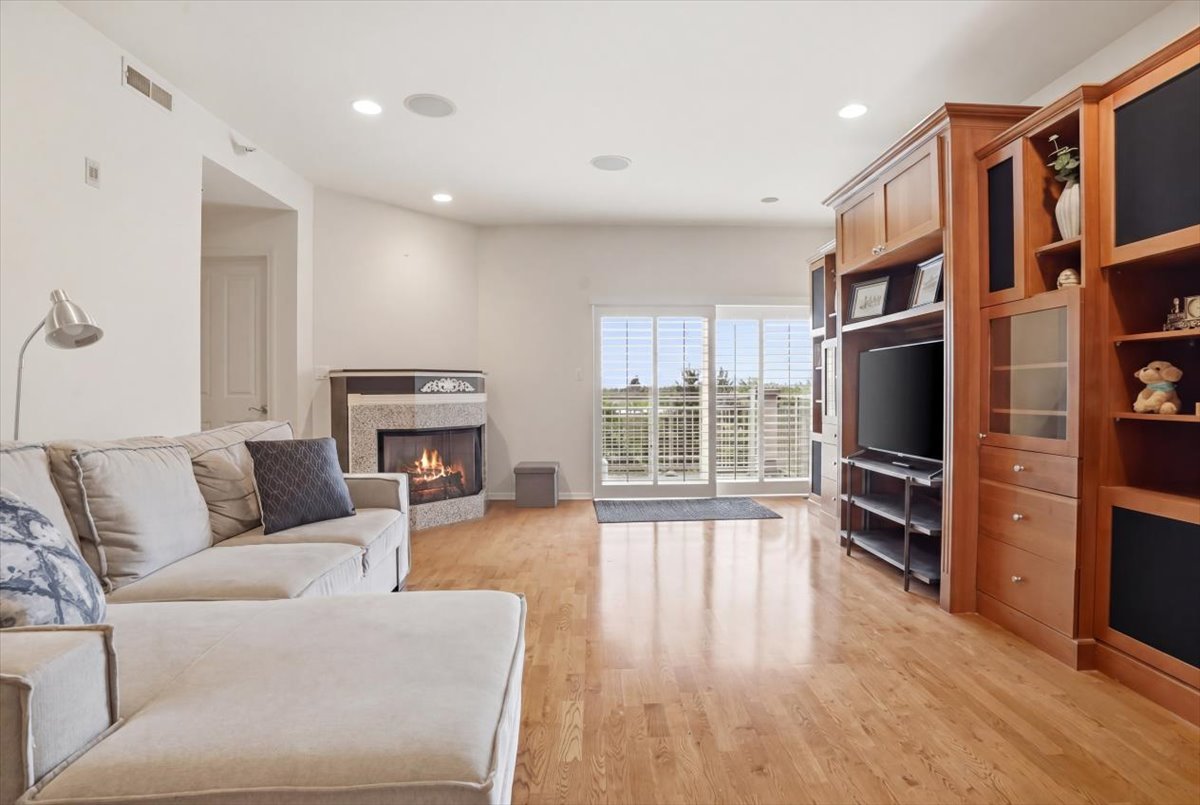 425 Village Green 510