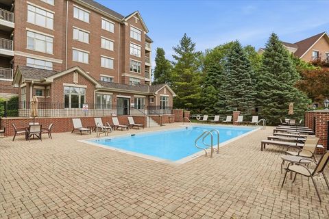 Tiny photo for 425 Village Green #510, Lincolnshire, IL 60069 (MLS # 12649754)