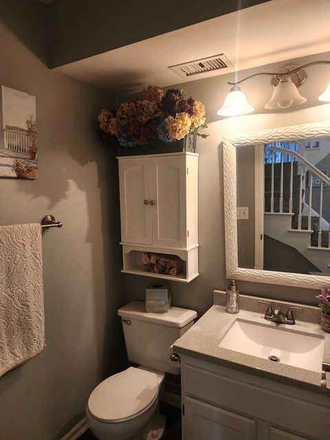 Tiny photo for 54 Sandhurst Road, Mundelein, IL 60060 (MLS # 12684138)
