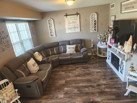 Tiny photo for 54 Sandhurst Road, Mundelein, IL 60060 (MLS # 12684138)