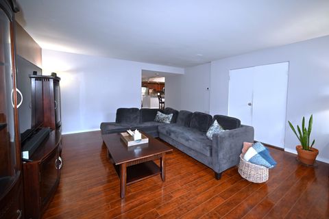 Tiny photo for 40 E 9TH Street #616, Chicago, IL 60605 (MLS # 12539098)