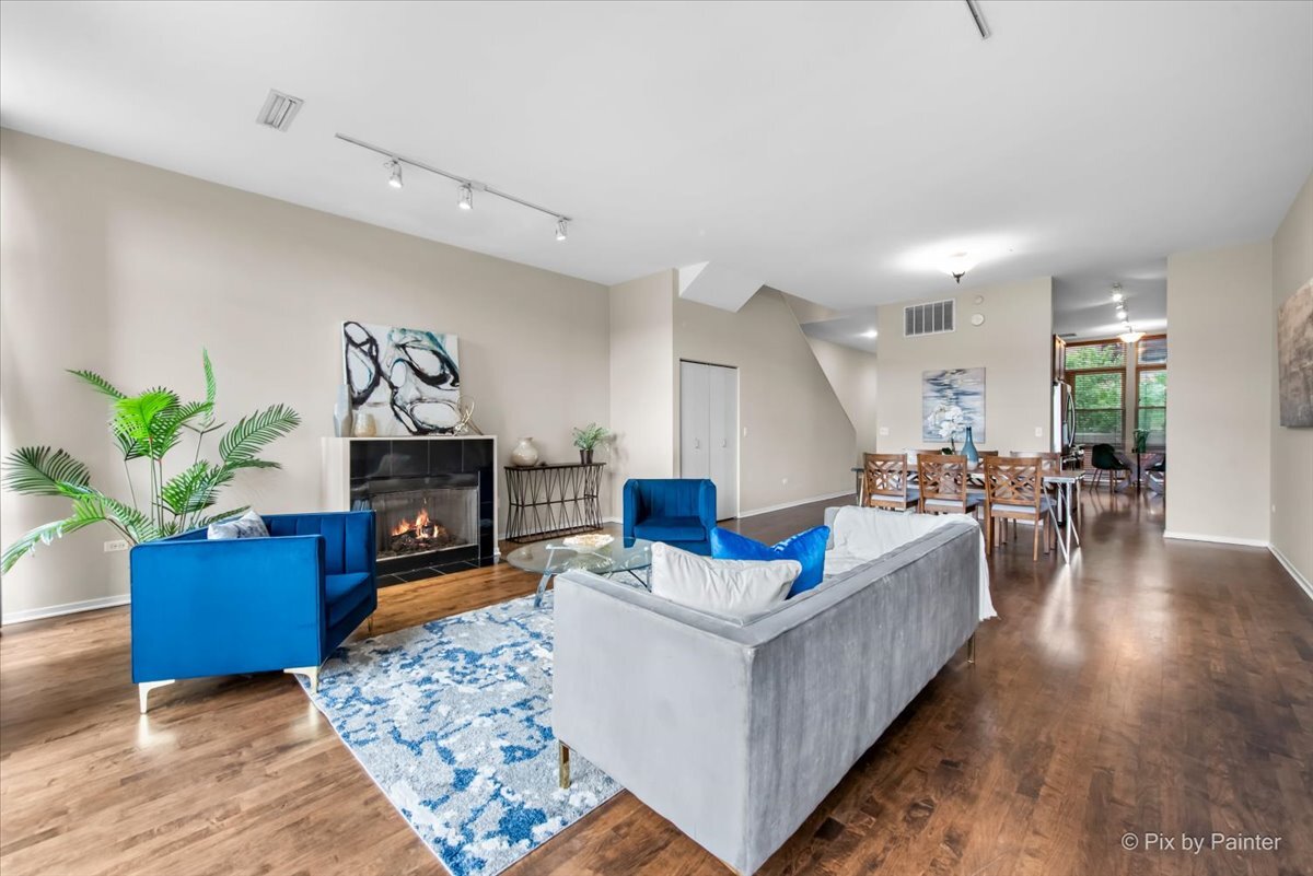 324 N Jefferson Street 307