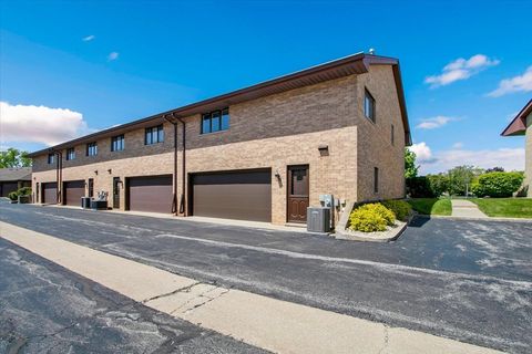 Tiny photo for 16110 Pine Drive, Tinley Park, IL 60477 (MLS # 12650223)