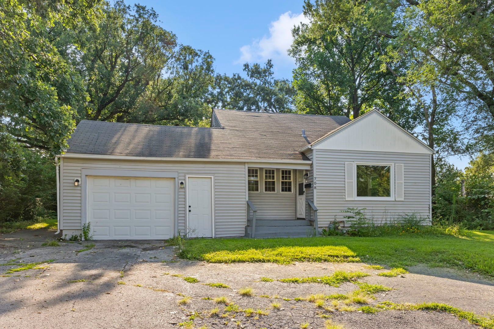 708 N Cedar Road