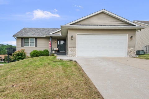 Photo of 391 N 8th Street, LeClaire, IA 52753 (MLS # 12750674)